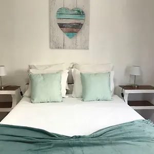 https://breezy-nest-by-ithouse.hotelaalgarve.com